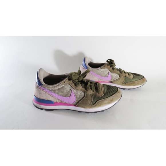 nike internationalist pink grey